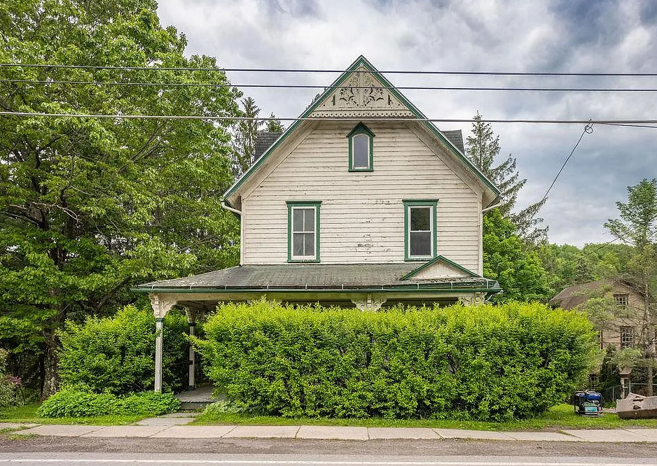 Diamond in the Rough! Almost an acre in Pennsylvania. $150,000