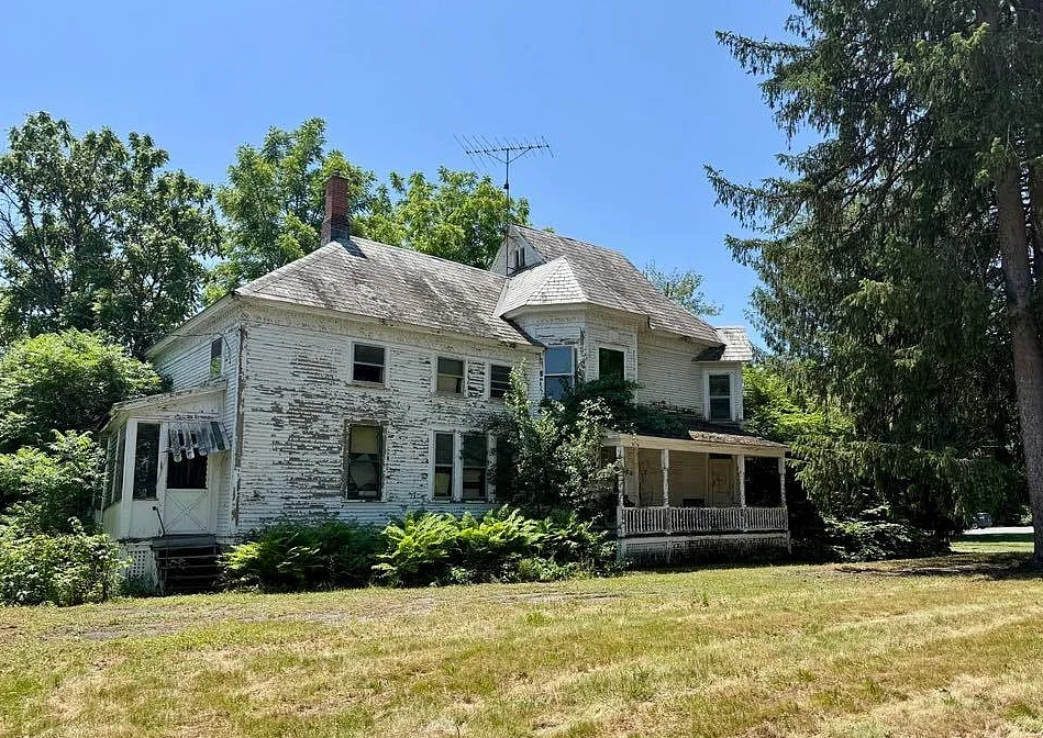 Fixer Upper Alert! Circa 1900 in Vermont. $75,000