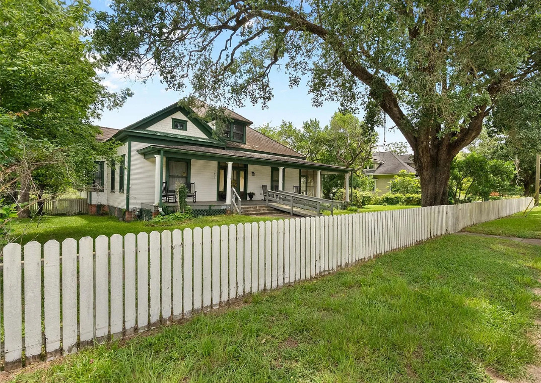 Nice curb appeal! C. 1913. Over two acres in Texas. $399,000