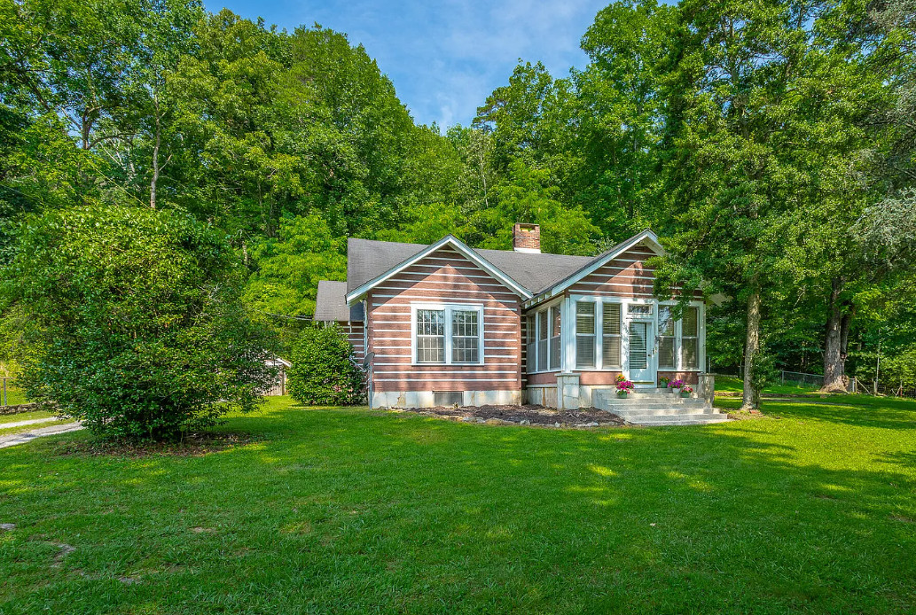 Nice interior! Over two acres in Tennessee. $339,000