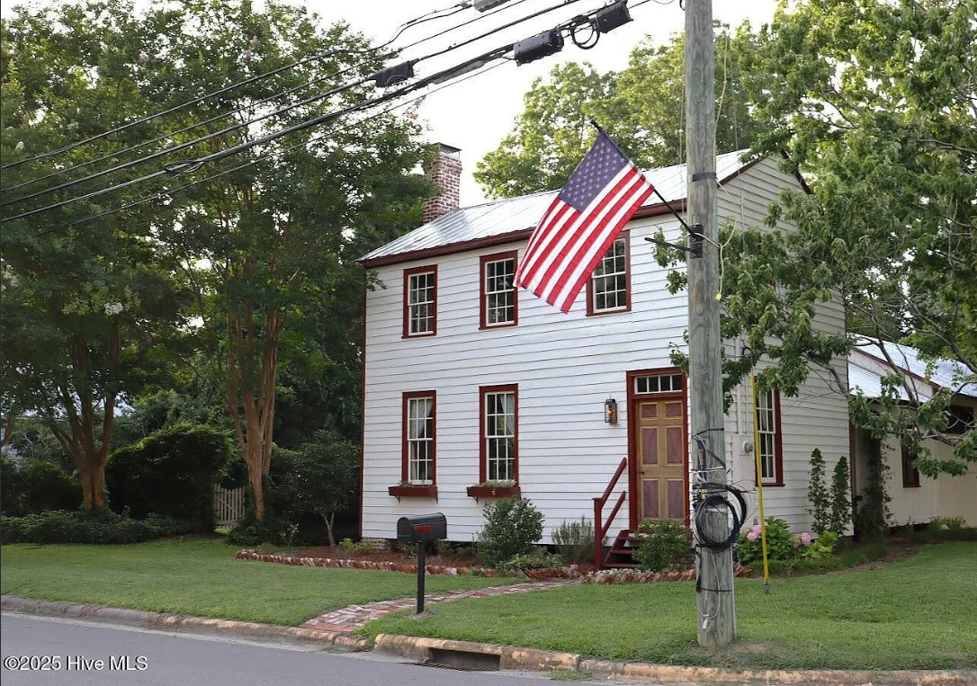 Oh my! In love! Five Oaks House, Circa 1800 in North Carolina. $329,000
