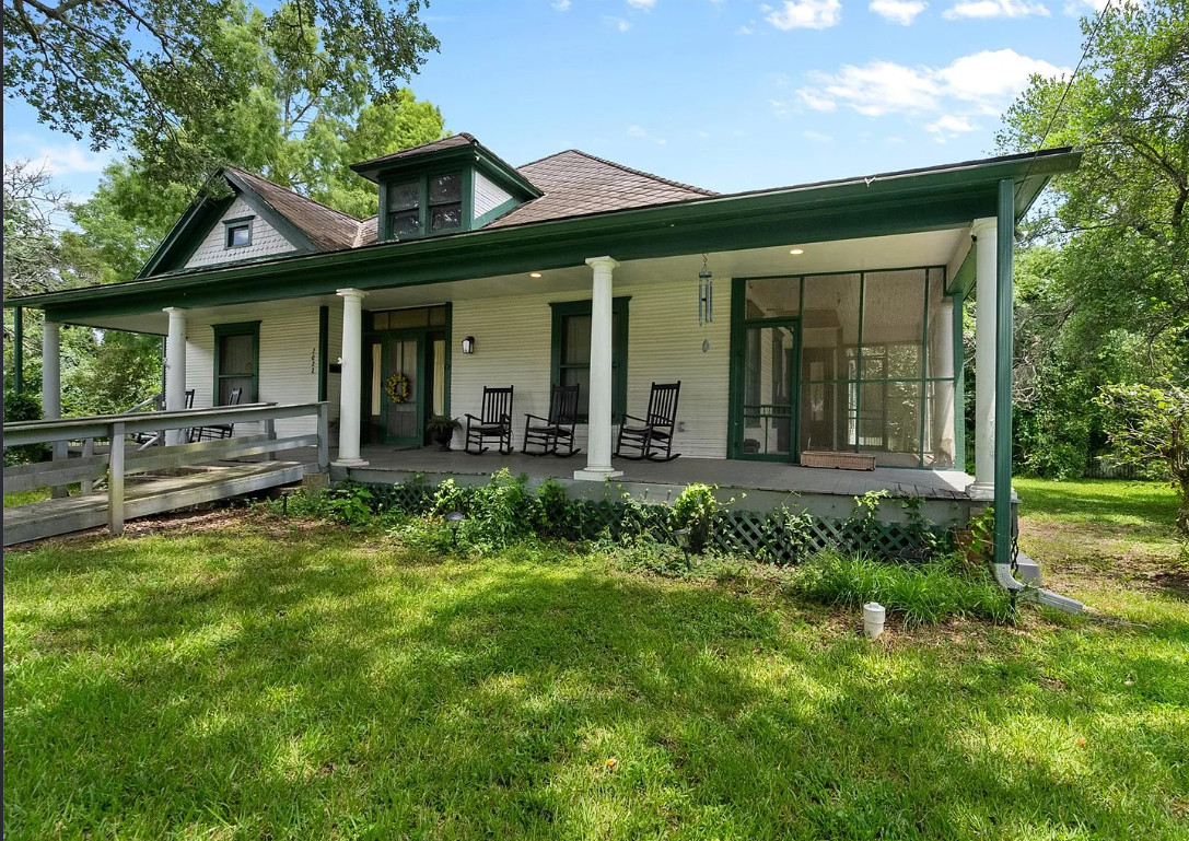 Nice curb appeal! C. 1913. Over two acres in Texas. $399,000