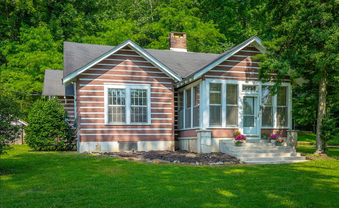 Nice interior! Over two acres in Tennessee. $339,000
