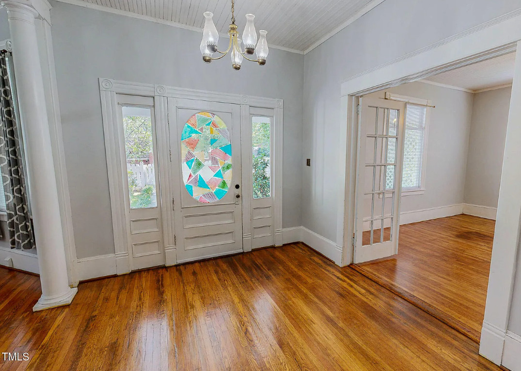 Porch goals! Circa 1907 in North Carolina. $300,000