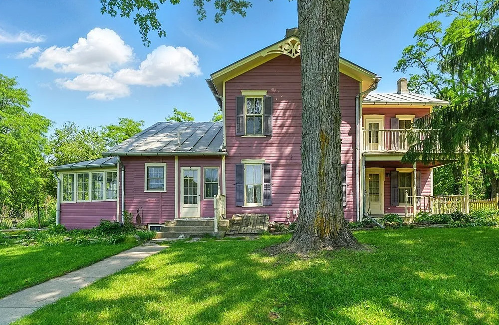 Pretty exterior! Circa 1890. Over four acres in Ohio. $279,900