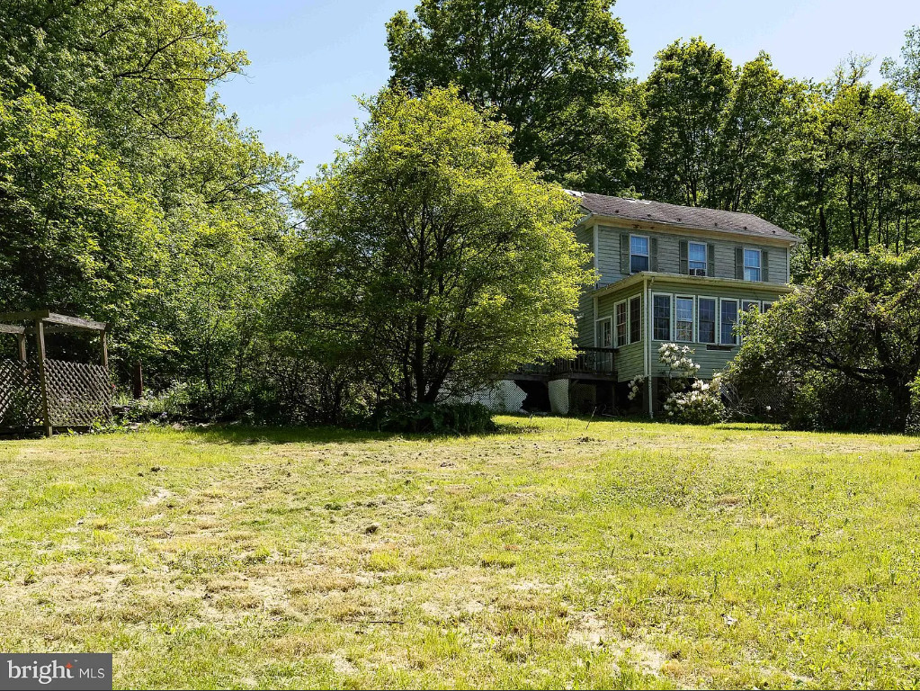 Potential! C. 1920. Almost two acres in Maryland. $119,900