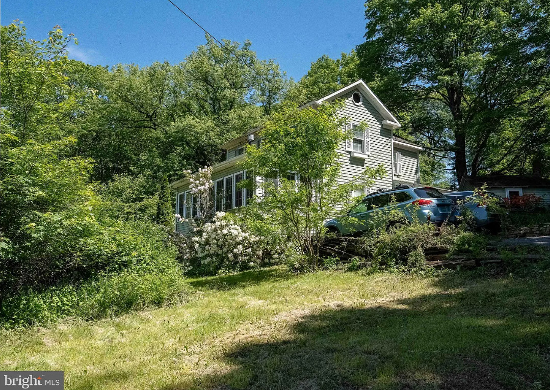 Potential! C. 1920. Almost two acres in Maryland. $119,900
