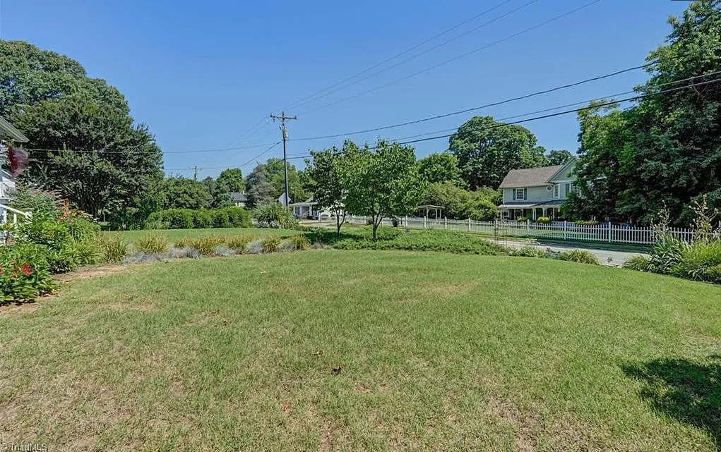 So pretty! Love the yard! Circa 1925 in North Carolina. $325,000