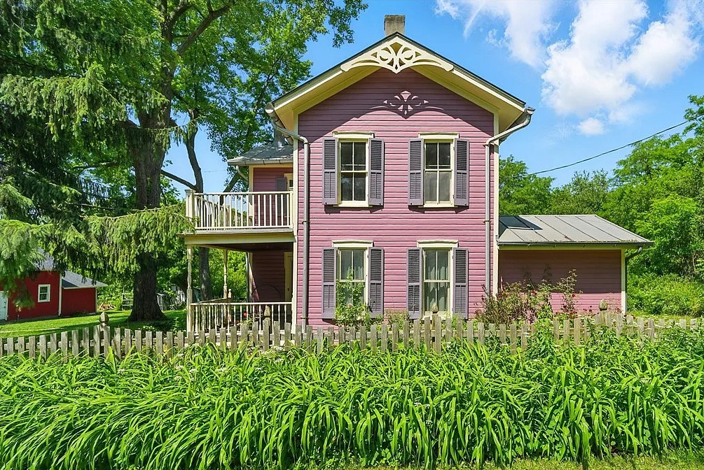 Pretty exterior! Circa 1890. Over four acres in Ohio. $279,900