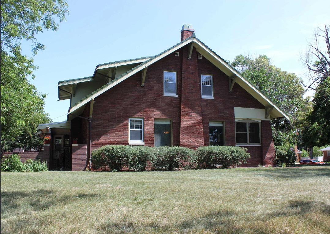 Pretty house! Circa 1914 in Nebraska. $259,000