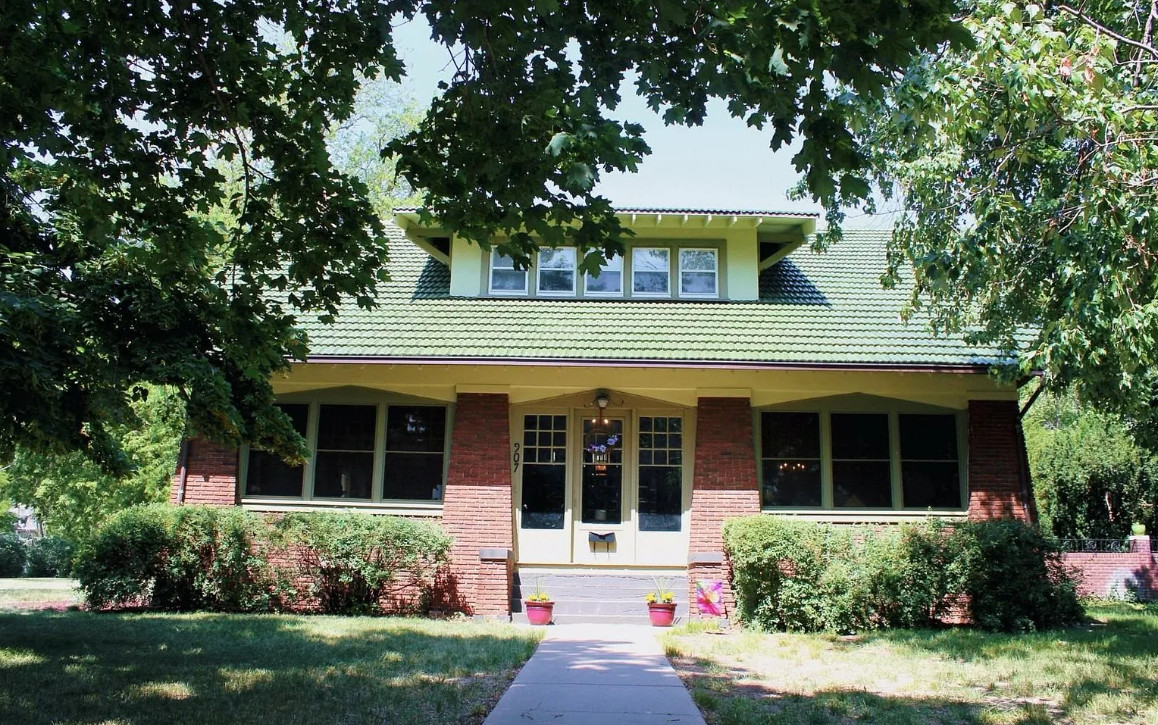 Pretty house! Circa 1914 in Nebraska. $259,000