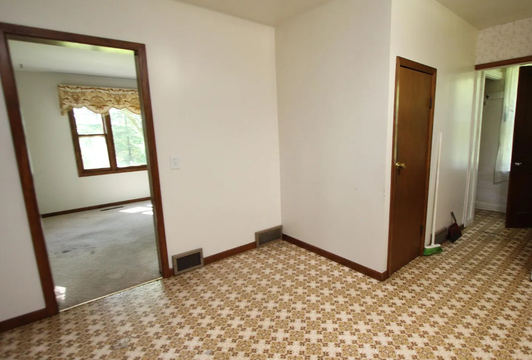 The old barn is cool! On 23 acres in Minnesota. $115,000