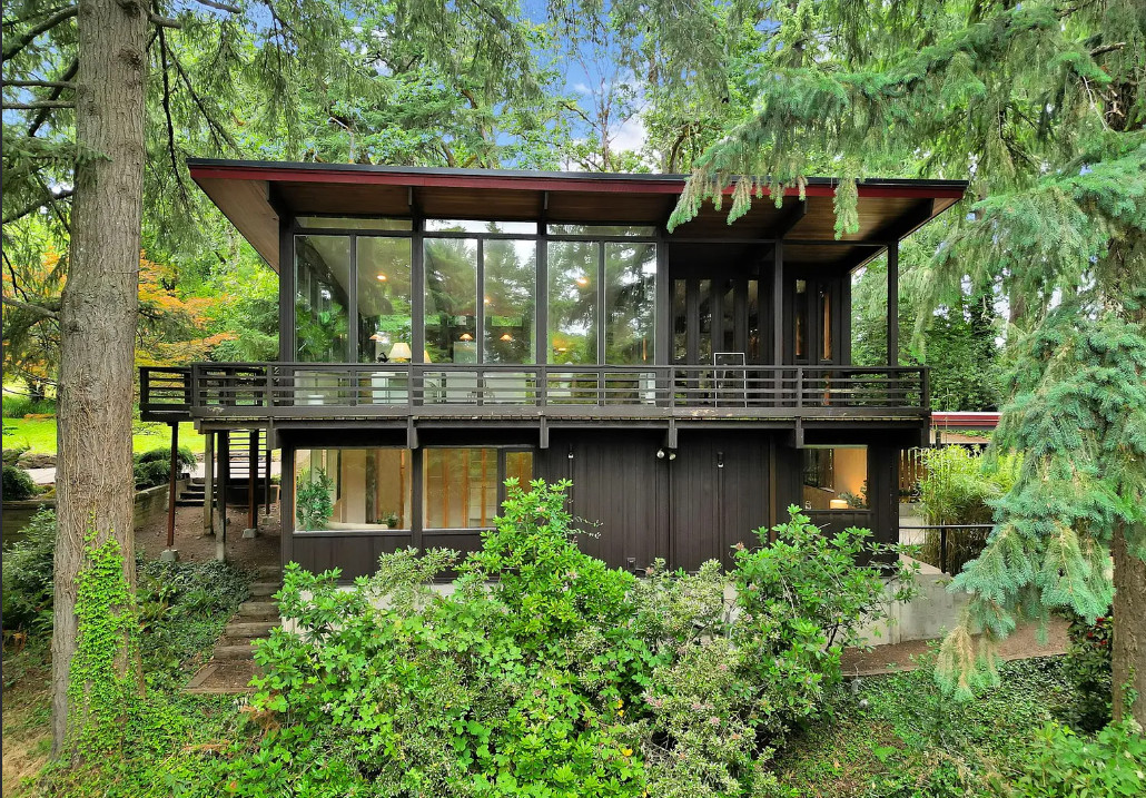 Mid-Century Modern in Oregon. Circa 1954. $795,000