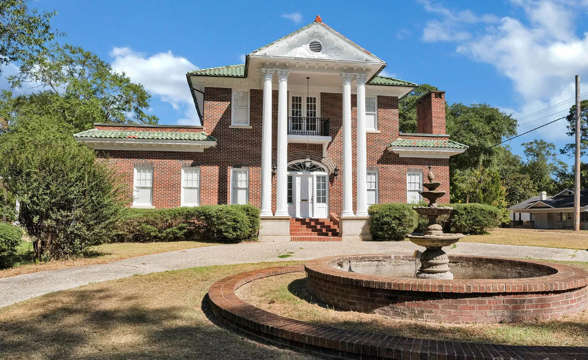 Huge house! Almost two acres in Louisiana. $340,000