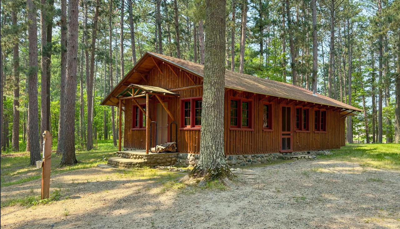 Nice cabin on four acres in Minnesota! Short stroll to the lake. $199,900