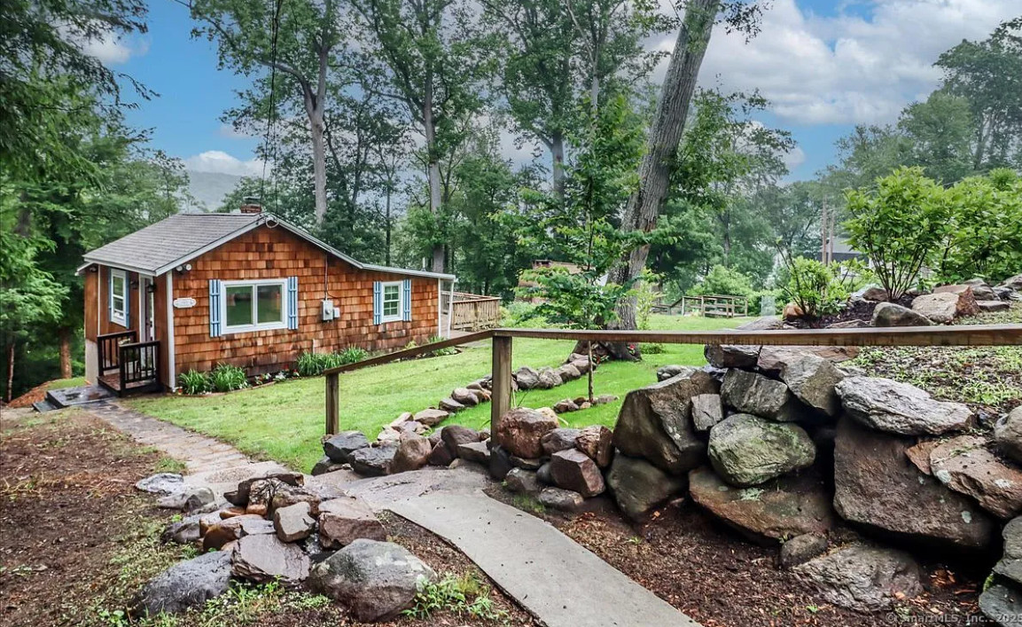 Cute cottage with water views! C. 1925 in Connecticut. $289,900