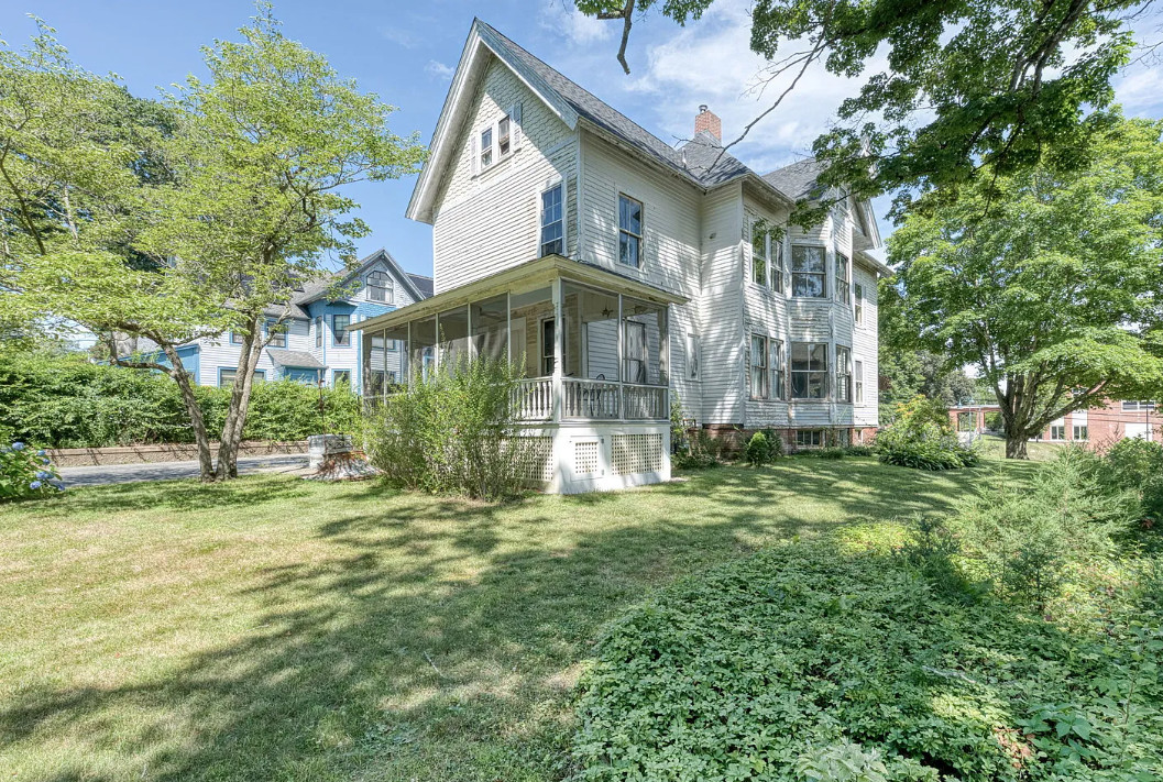 Has a pool! Nice staircase! Turner House, C. 1893 in Connecticut. $279,000