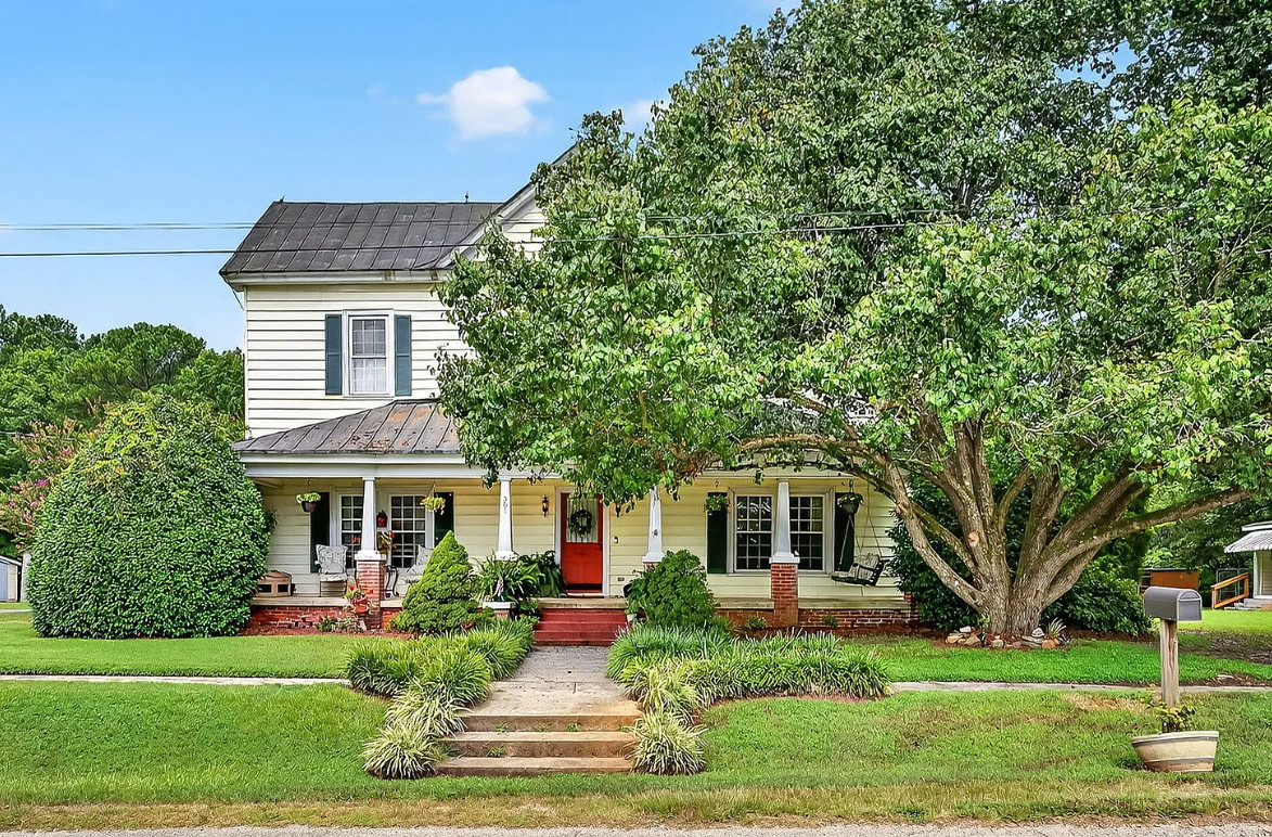 Nice house with a decent price! Great town! Circa 1910 in North Carolina. $249,900