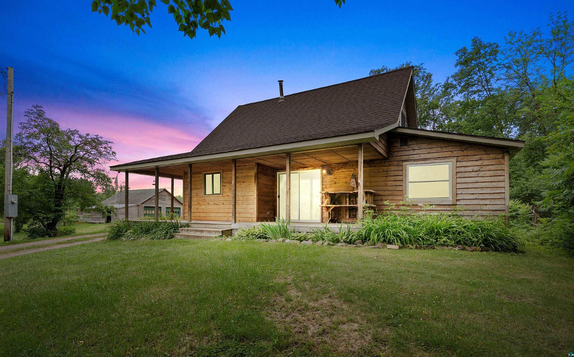 Nice setting! On 16 acres in Minnesota. $275,000