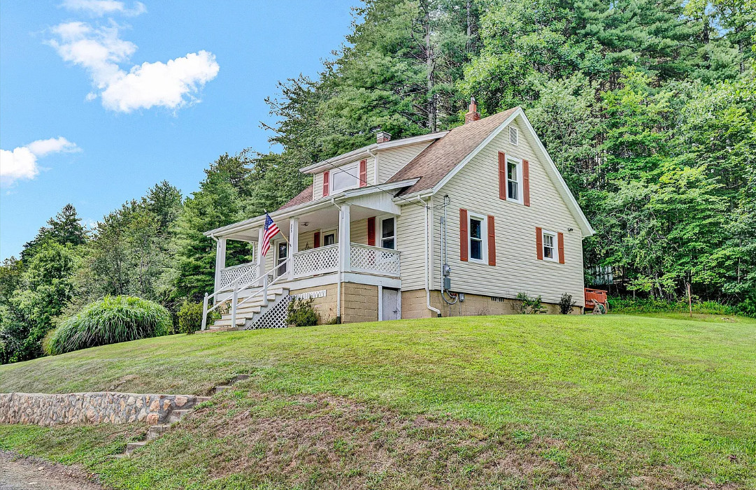 Over nine acres in beautiful Floyd, Virginia! Diamond in the rough. $235,000