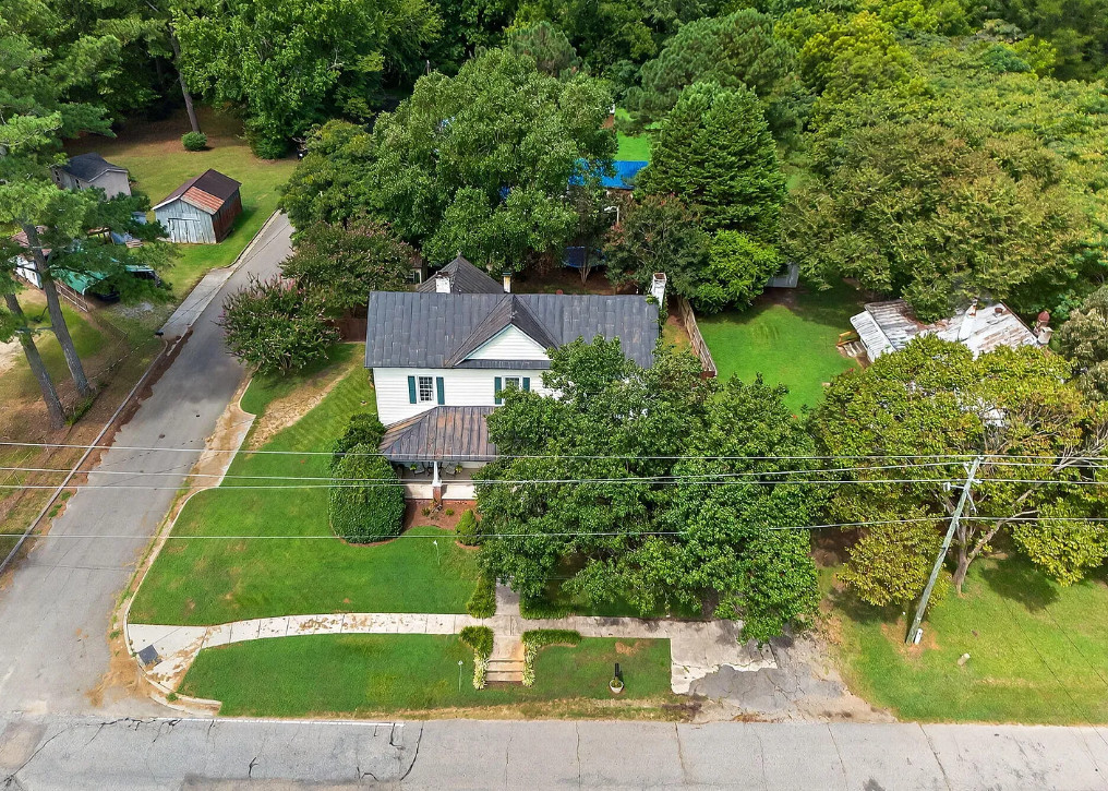 Nice house with a decent price! Great town! Circa 1910 in North Carolina. $249,900