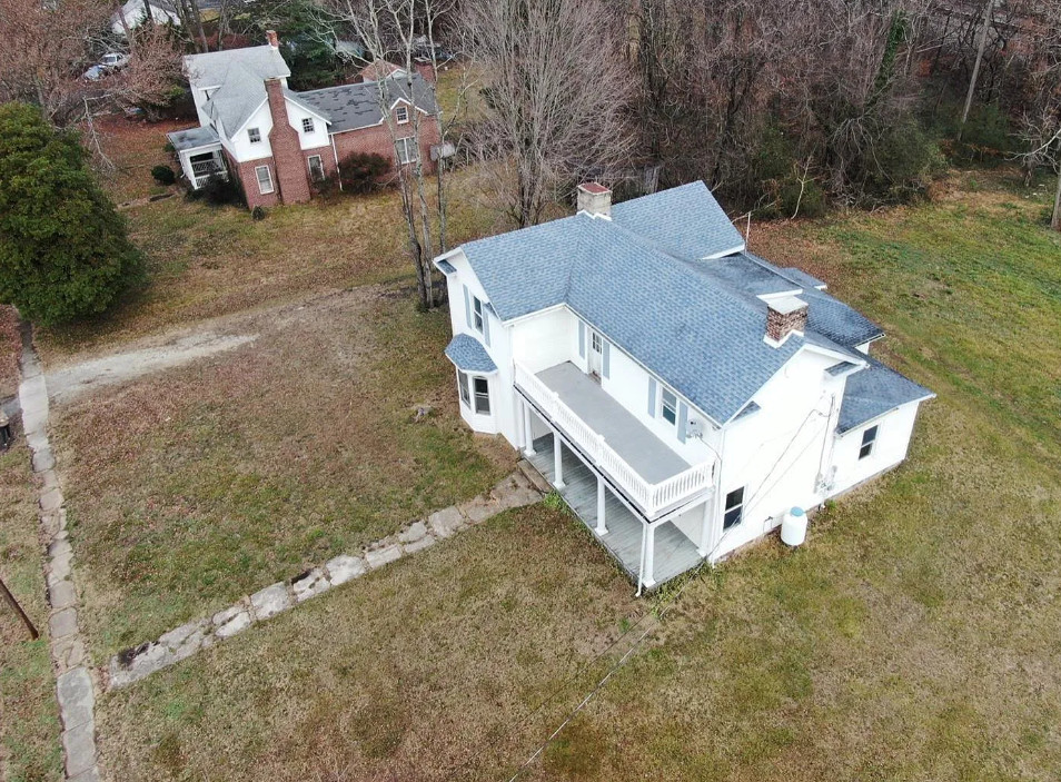 Nice house! Pretty interior! C. 1910. On 3/4 acre in Virginia. $199,900