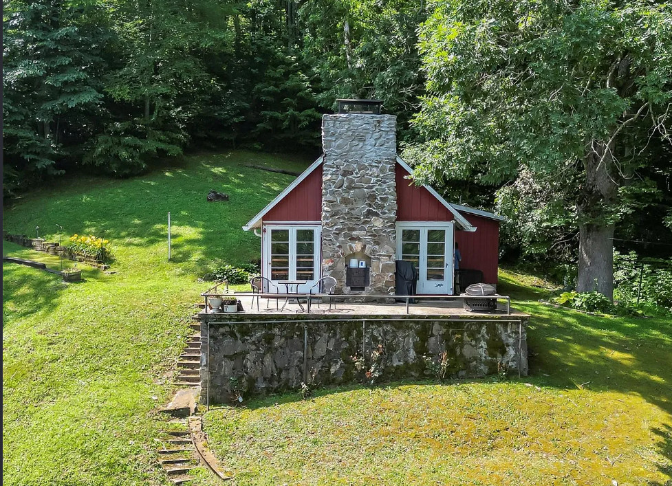 Beautiful setting! Almost nine acres in North Carolina. $375,000