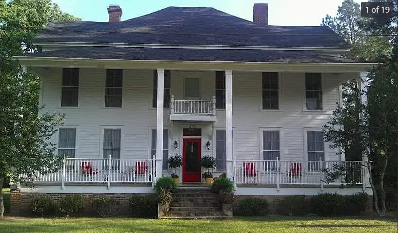 Big house with almost 4,000 square feet! Over one acre in Georgia. $350,000