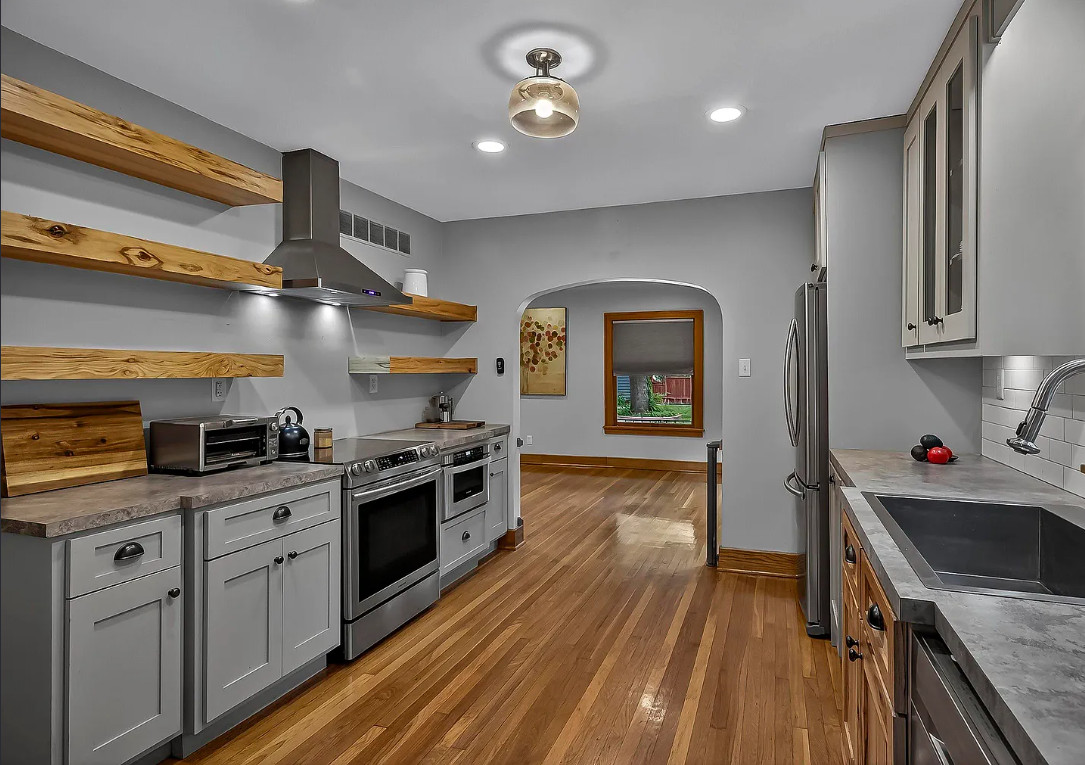 Nice curb appeal! Great house! Circa 1921 in Kansas. $180,000