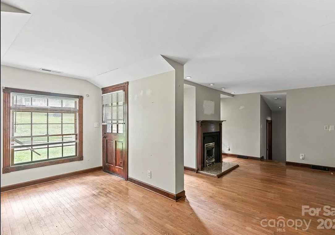 Stone and log house! Over one acre in North Carolina. $189,995