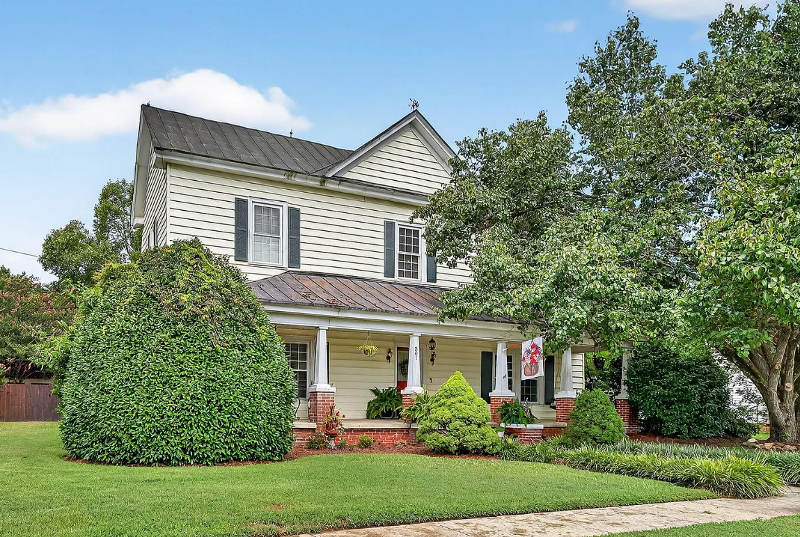 Nice house with a decent price! Great town! Circa 1910 in North Carolina. $249,900