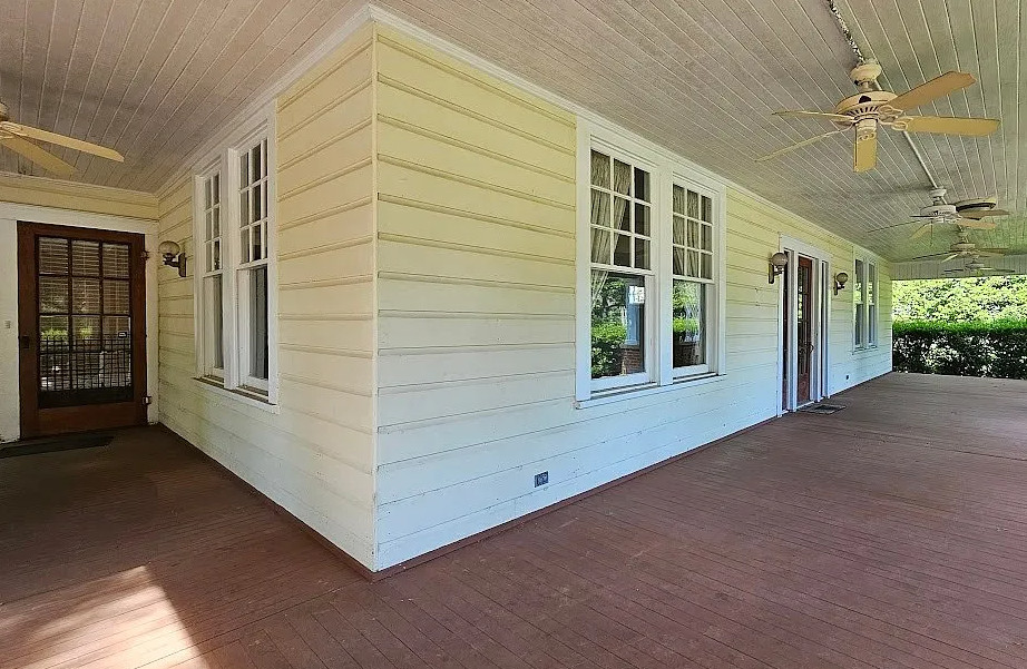 Now that’s a porch! Nice interior! C. 1926 in Alabama. $269,000