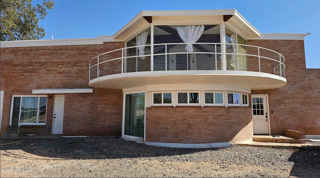 Interesting interior! C. 1950. Five acres in Arizona. $450,000