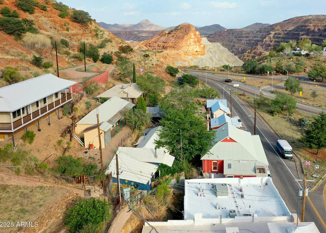 Eclectic! Has a studio guest house! Circa 1910 in Arizona. $349,900