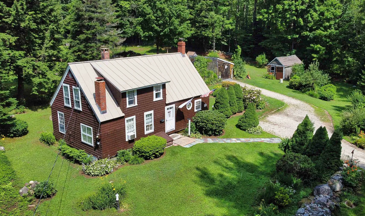 Fairytale gardens! C. 1886. On 2 1/2 acres in New Hampshire. $315,000