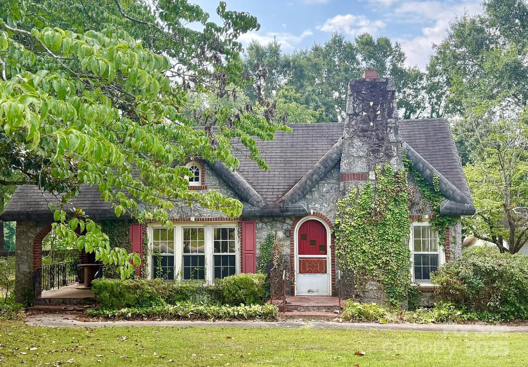 Diamond in the Rough! Love the rolled eaves on the roof! C. 1939 in North Carolina. $199,000