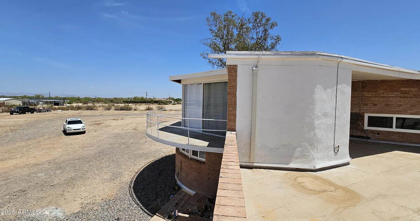 Interesting interior! C. 1950. Five acres in Arizona. $450,000
