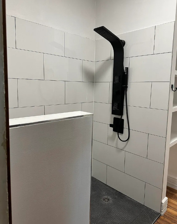 Deal of the Day! Great staircase! Circa 1878 in Illinois. $119,900