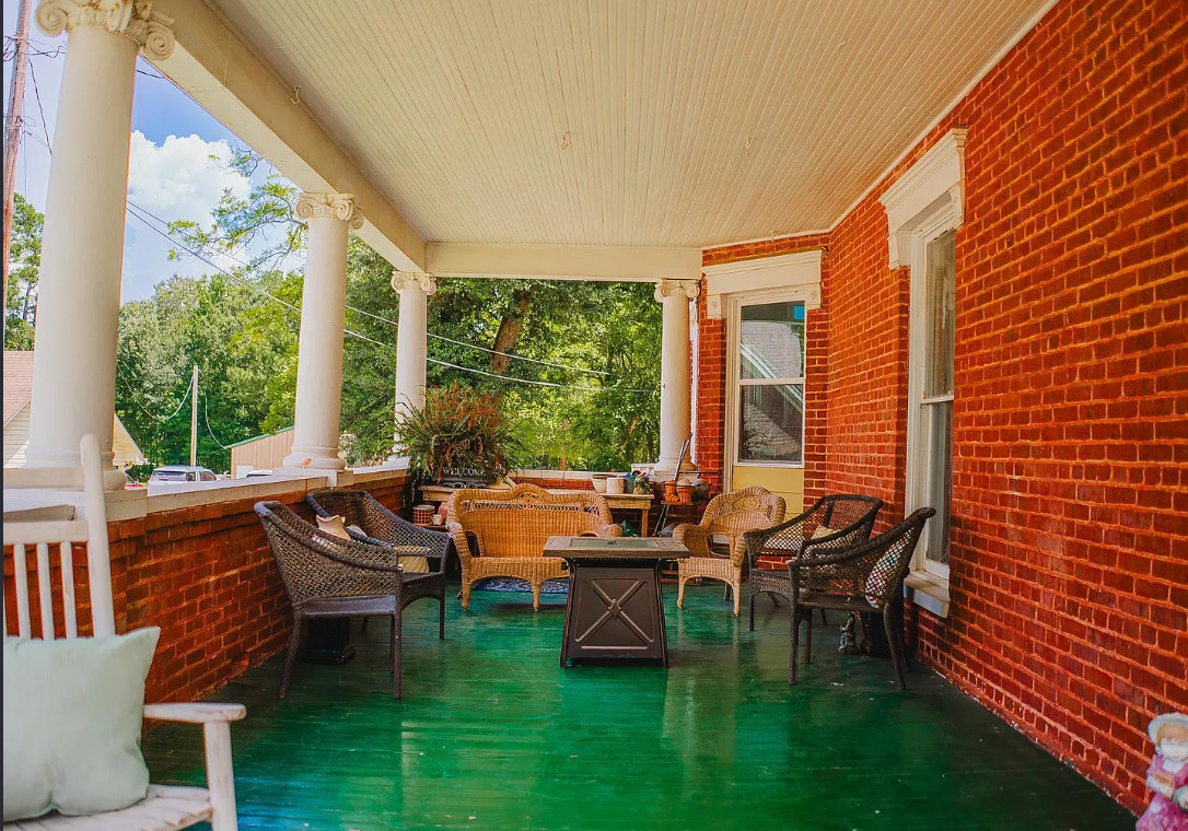 Big house with 4,000 square feet! Circa 1902 in Arkansas. $325,000