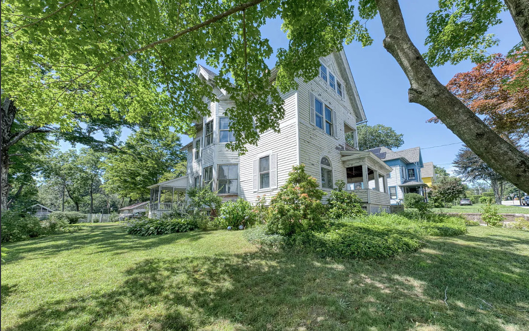 Has a pool! Nice staircase! Turner House, C. 1893 in Connecticut. $279,000