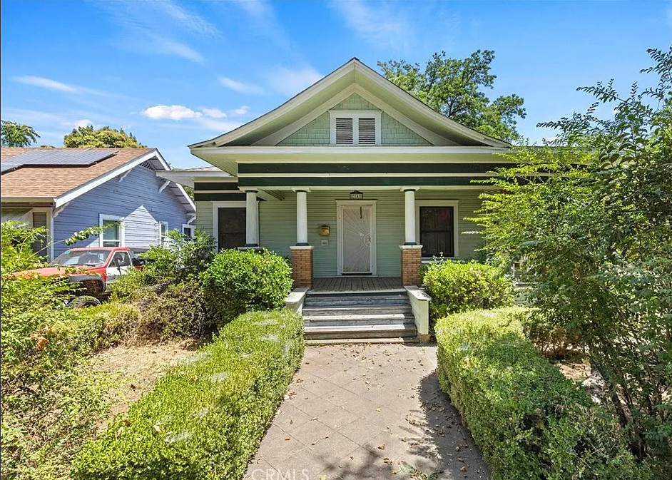 Look at the woodwork! Has a guest apartment! C. 1910 in California. $250,000