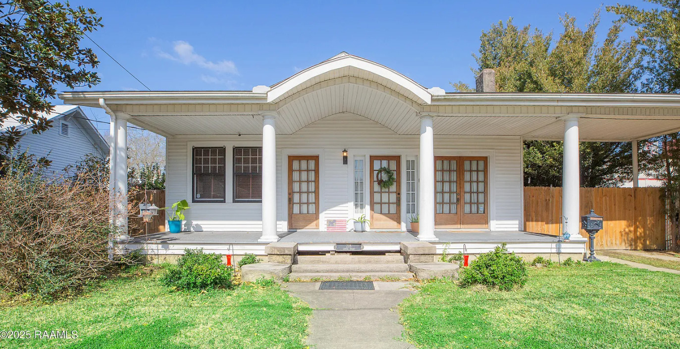Nice interior! A lot of natural light! C. 1927 in Louisiana. $175,000