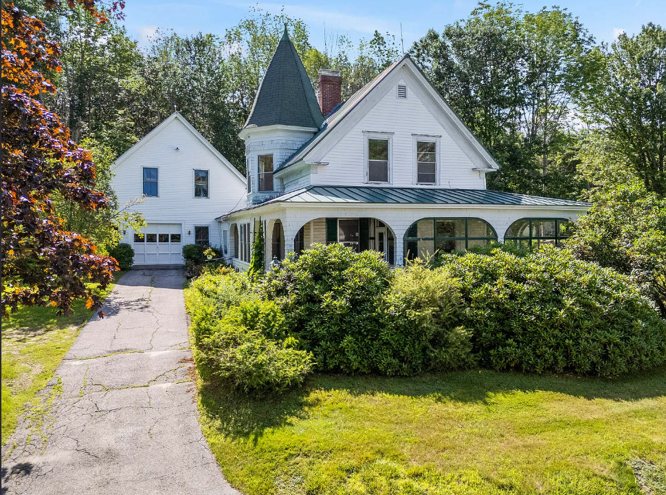 Loving this Maine house! Circa 1880. $399,000