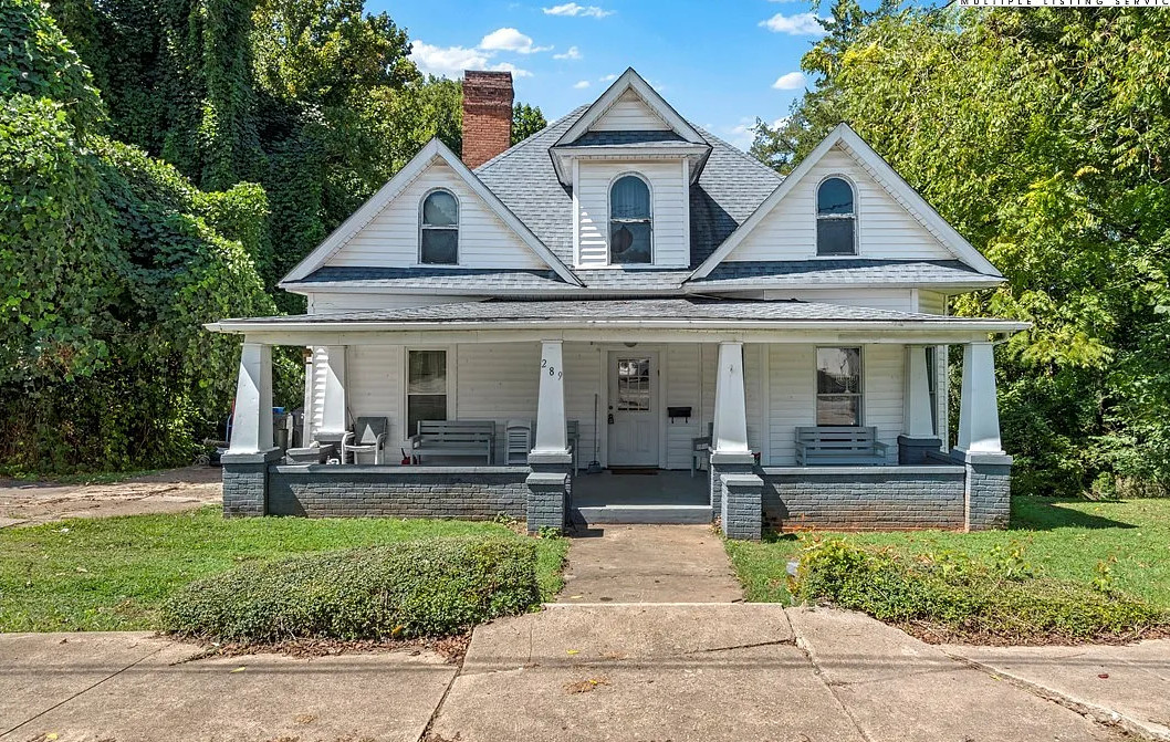 Loads of potential! Circa 1905 in North Carolina. $249,000