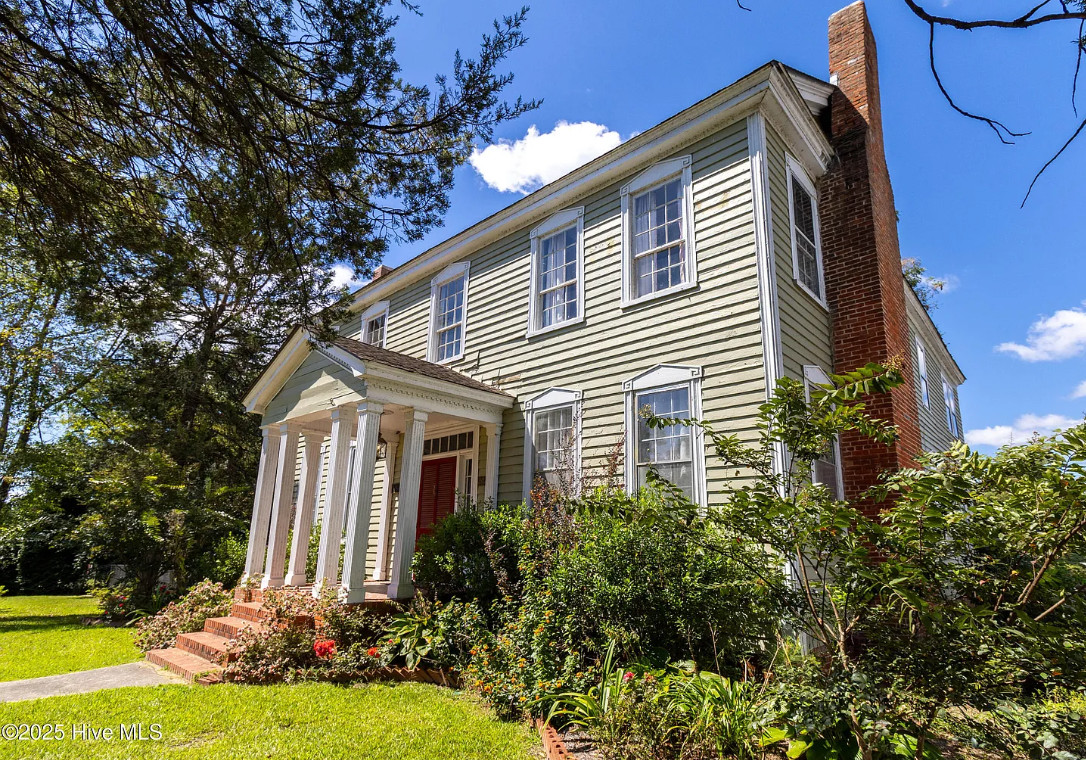 Back on the market! The Henry Beasley House, Circa 1820 in North Carolina. $217,000