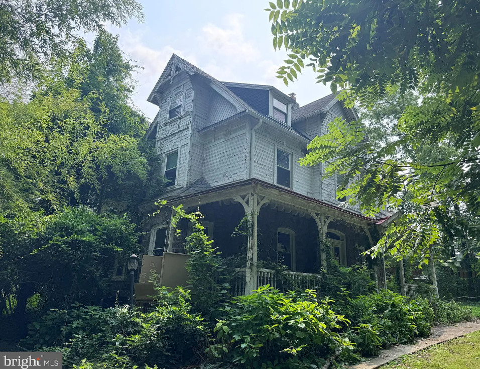 Fixer Upper Alert! 4,000 square feet! One acre in Pennsylvania. $245,000