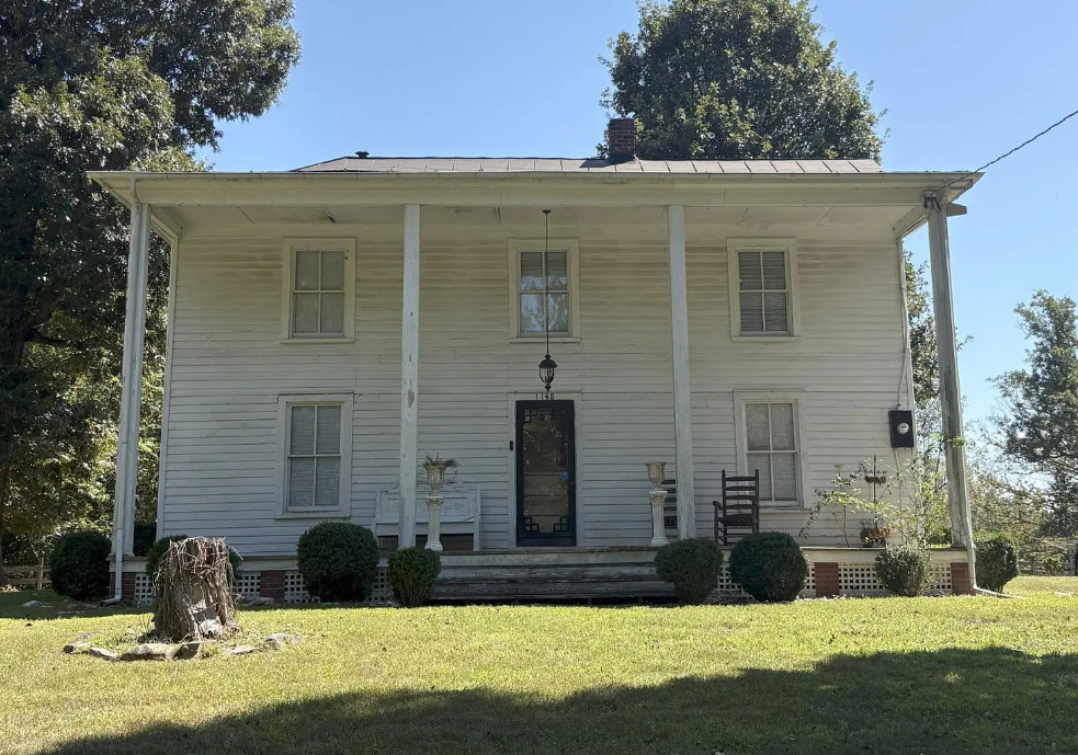 15 minutes to Smith Mountain Lake! Nice interior! Five acres in Virginia. $289,000