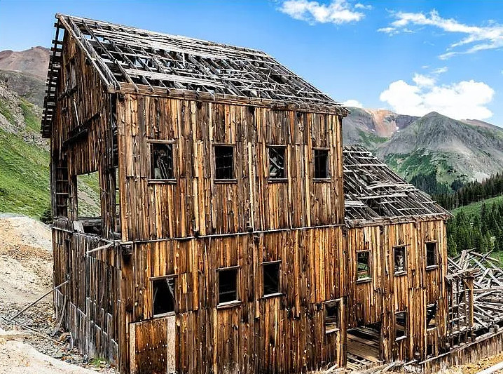 Beautiful Alpine Scenery! 30 acres in Colorado with an old mill and cabin. $325,000