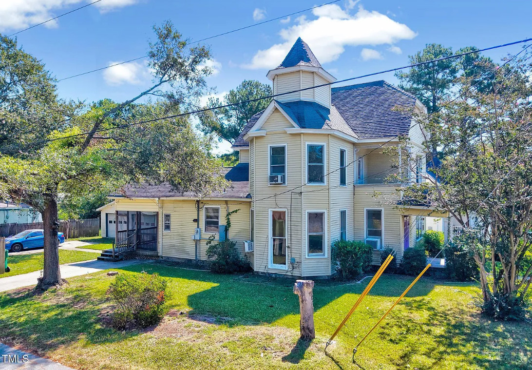Diamond in the Rough! Circa 1905 in North Carolina. $240,000