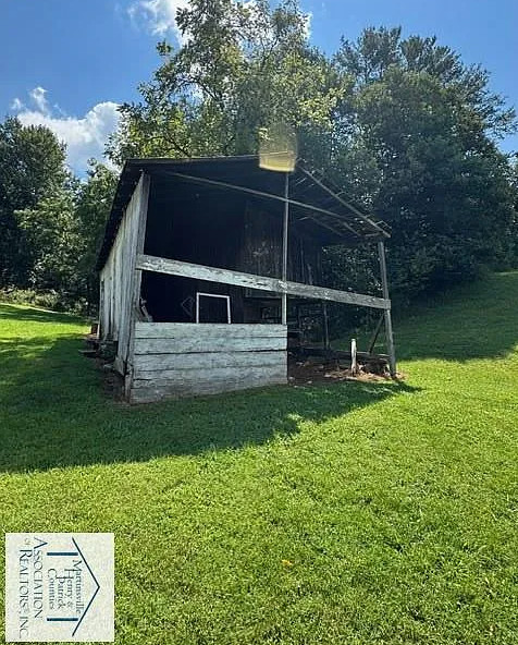 Deal of the Day! On 15 acres in Virginia. C. 1906. $159,000
